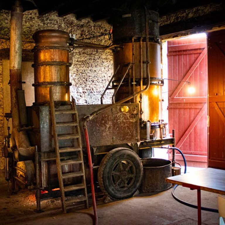 oenotourisme-floc-de-gascogne-alambic
